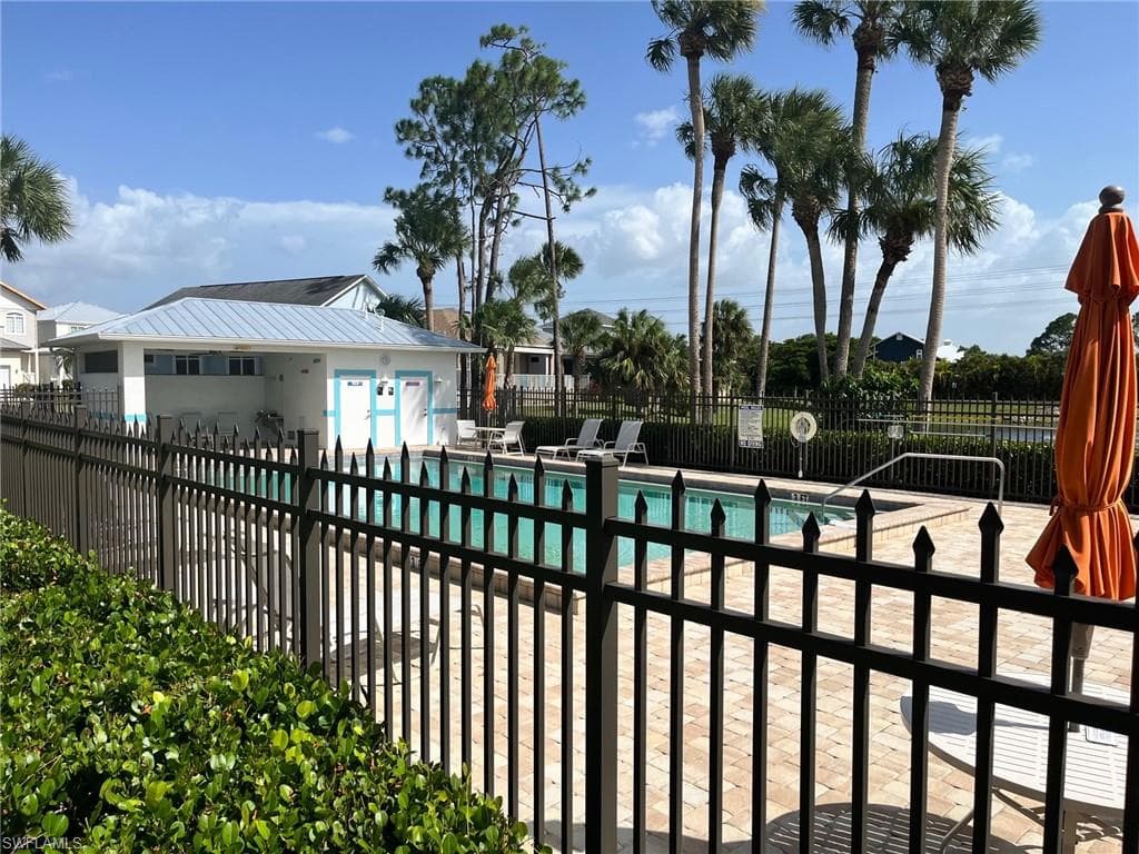 6156 Lake Front DR, FORT MYERS FL 33908-24