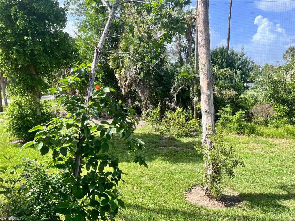 6156 Lake Front DR, FORT MYERS FL 33908-20