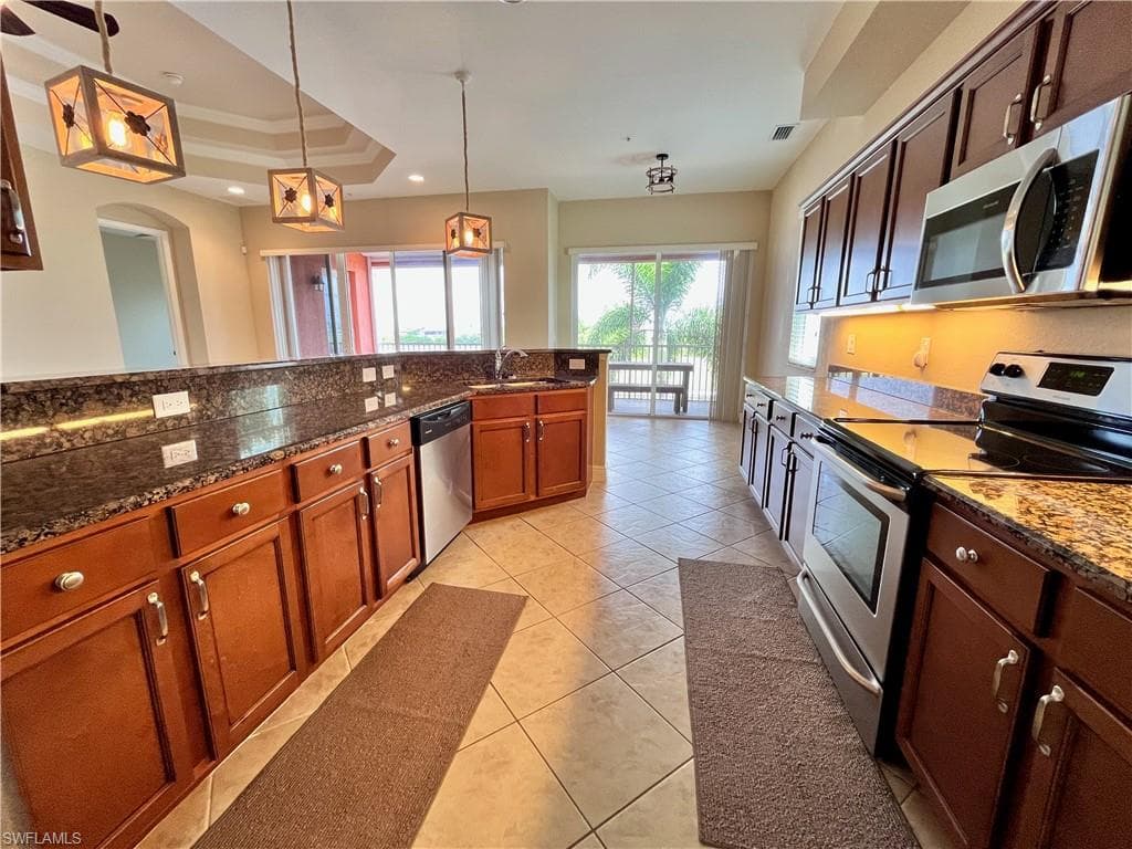 174 Shadroe Cove CIR # 1004, CAPE CORAL FL 33991-11