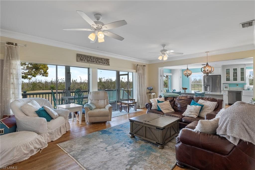 1425 Causey CT, SANIBEL FL 33957-5