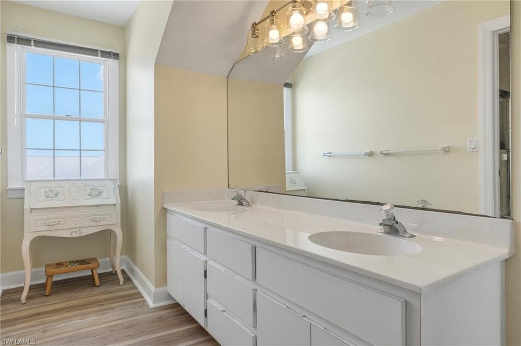 1425 Causey CT, SANIBEL FL 33957-27