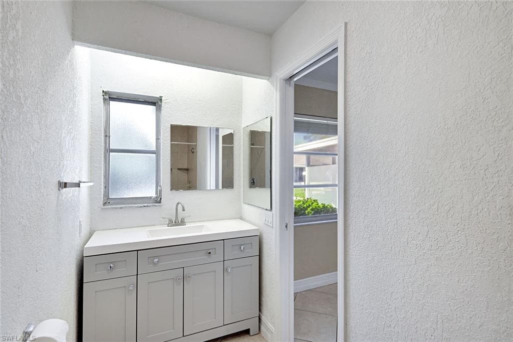 321 Dania ST, LEHIGH ACRES FL 33936-12