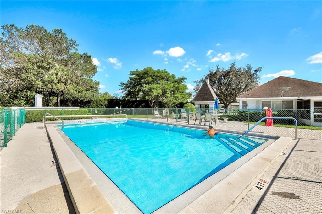 321 Dania ST, LEHIGH ACRES FL 33936-21