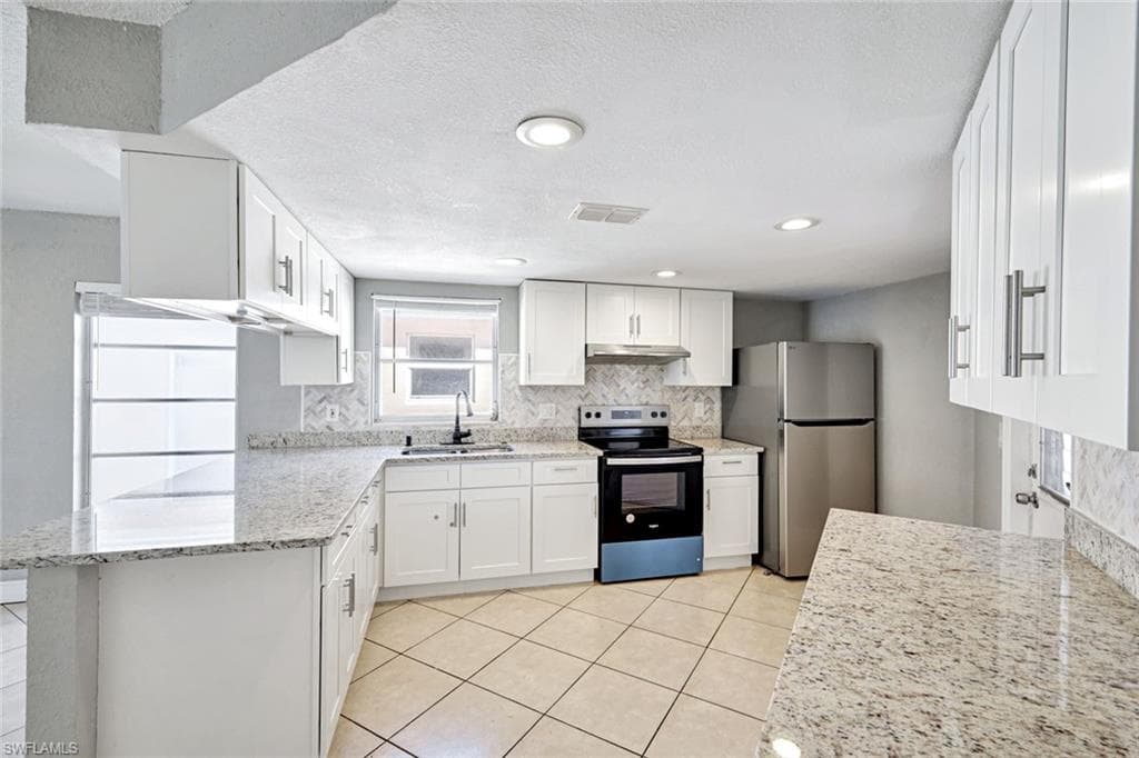 321 Dania ST, LEHIGH ACRES FL 33936-13