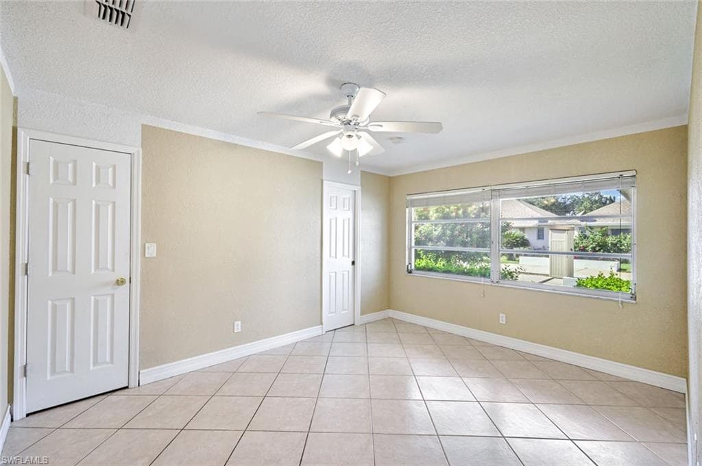 321 Dania ST, LEHIGH ACRES FL 33936-14