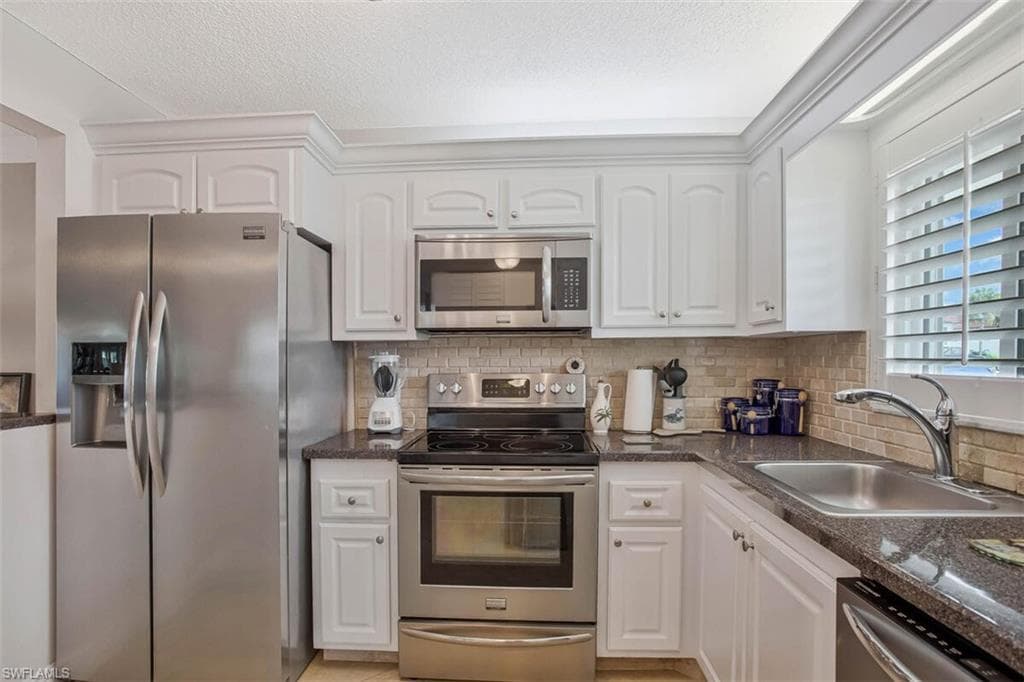 4318 27th CT SW # 101, NAPLES FL 34116-15