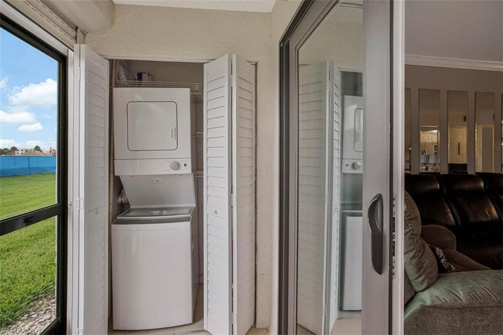 4318 27th CT SW # 101, NAPLES FL 34116-31