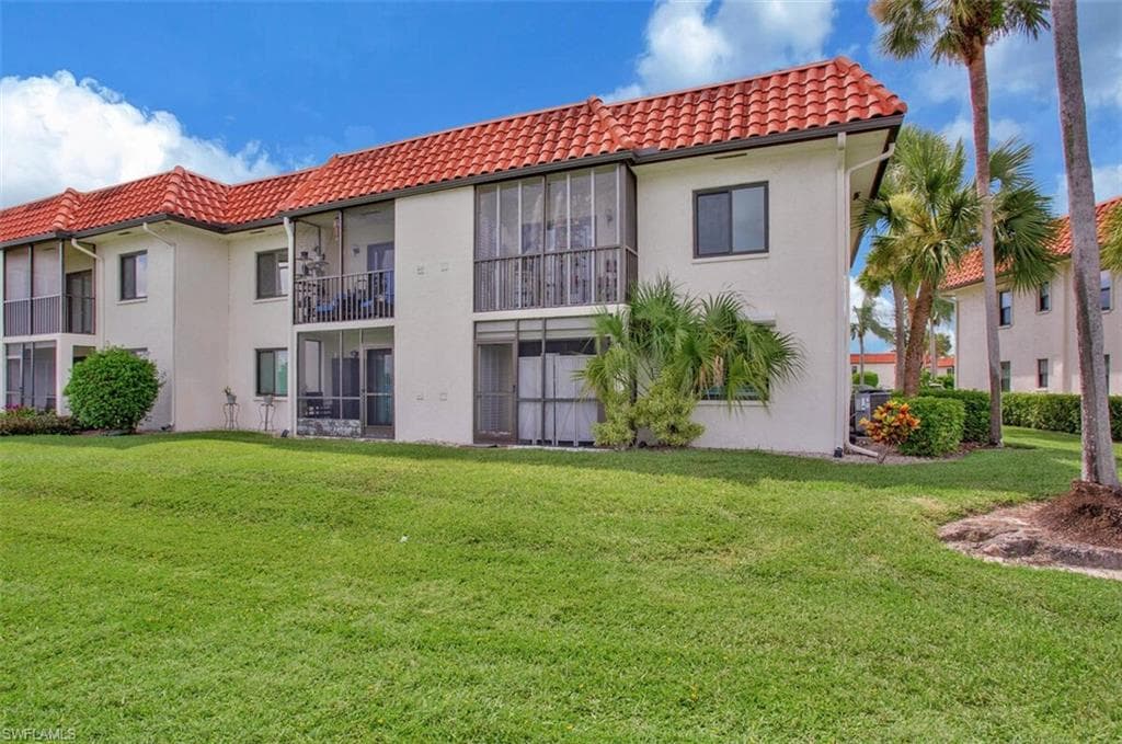 4318 27th CT SW # 101, NAPLES FL 34116-33