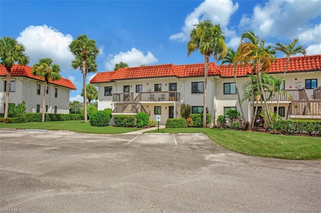 4318 27th CT SW # 101, NAPLES FL 34116-3