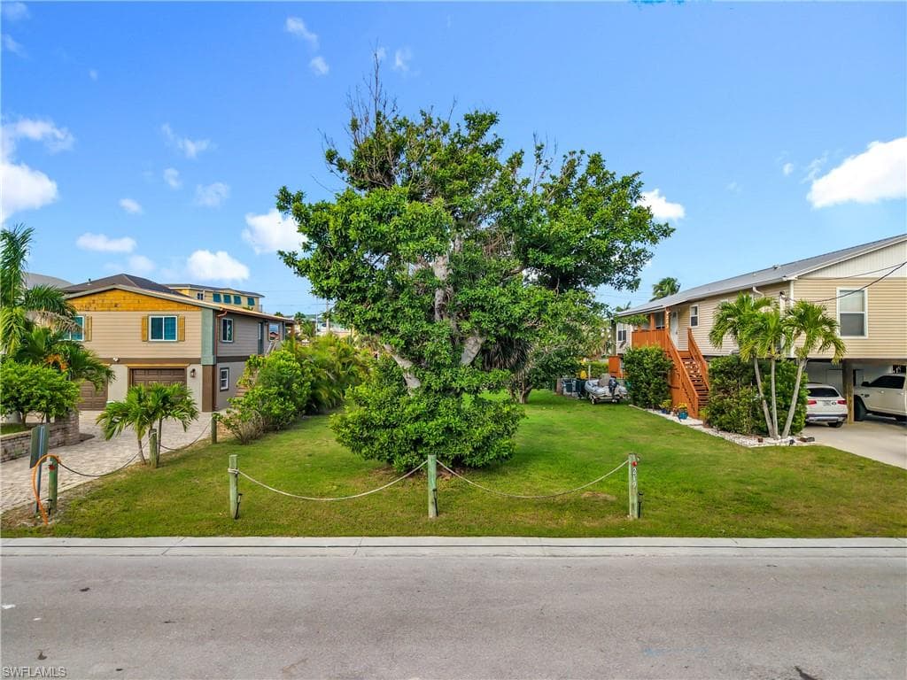 219 Primo DR, FORT MYERS BEACH FL 33931-9