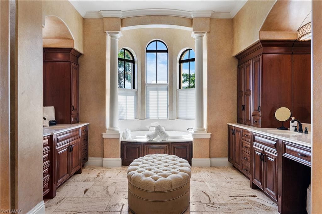 18291 Deep Passage LN, FORT MYERS BEACH FL 33931-32