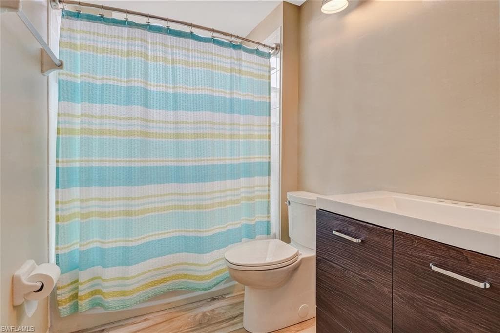 10037 Heather LN # 4, NAPLES FL 34119-16