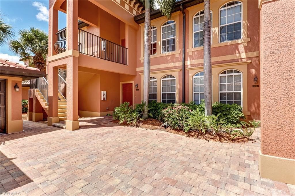 10037 Heather LN # 4, NAPLES FL 34119-21