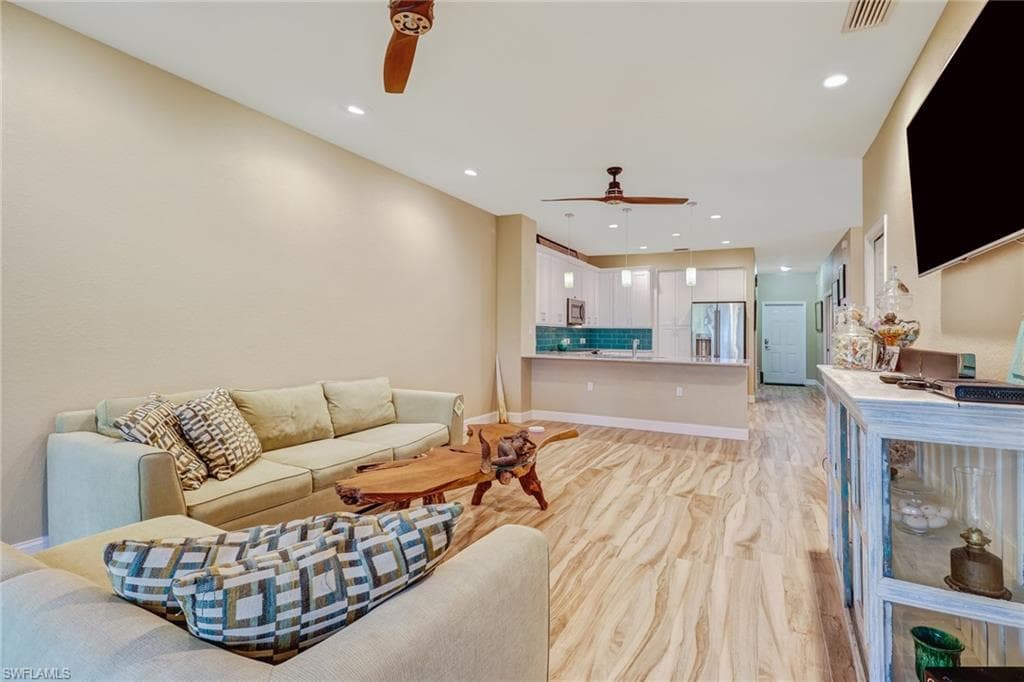 10037 Heather LN # 4, NAPLES FL 34119-6