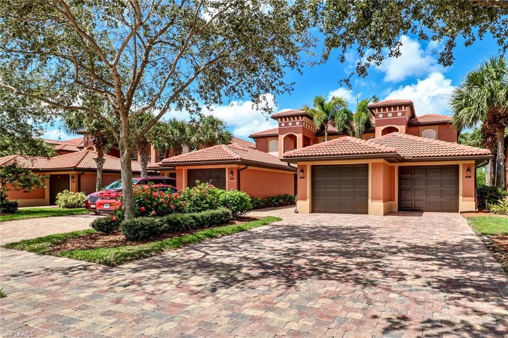 10037 Heather LN # 4, NAPLES FL 34119-20
