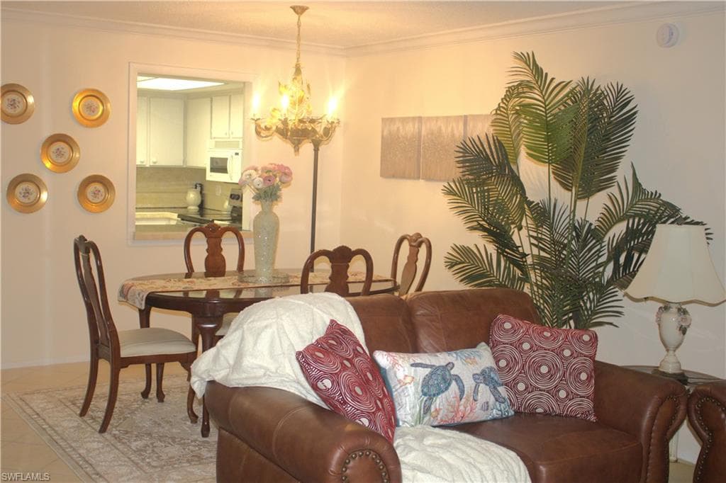 200 Valley Stream DR # 4C, NAPLES FL 34113-1