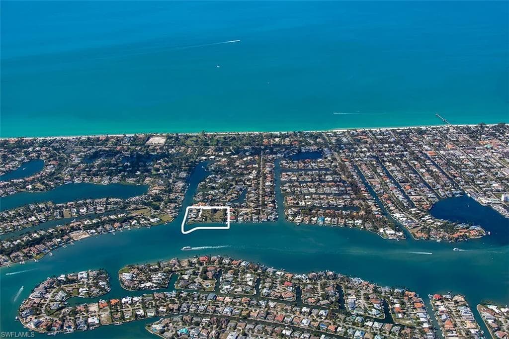 820 Jamaica LN, NAPLES FL 34102-2