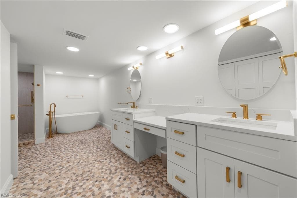 3145 W Gulf DR # 102, SANIBEL FL 33957-26