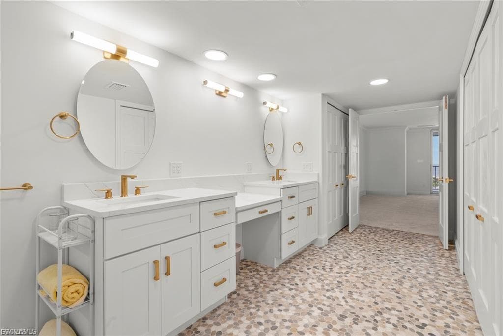 3145 W Gulf DR # 102, SANIBEL FL 33957-25