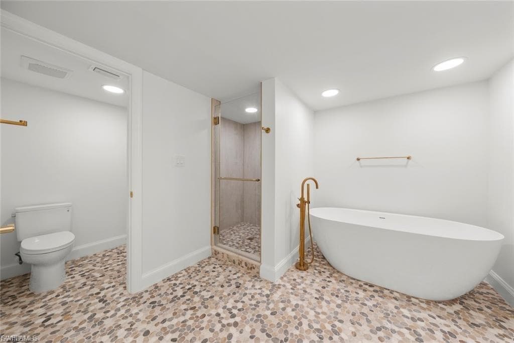 3145 W Gulf DR # 102, SANIBEL FL 33957-27