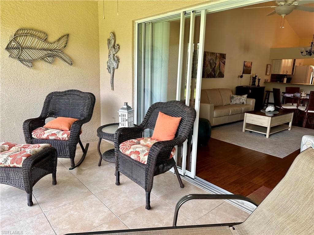 321 Robin Hood CIR # 201, NAPLES FL 34104-19