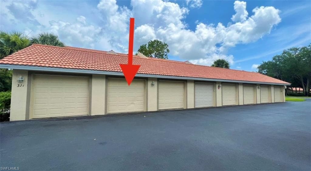 321 Robin Hood CIR # 201, NAPLES FL 34104-20