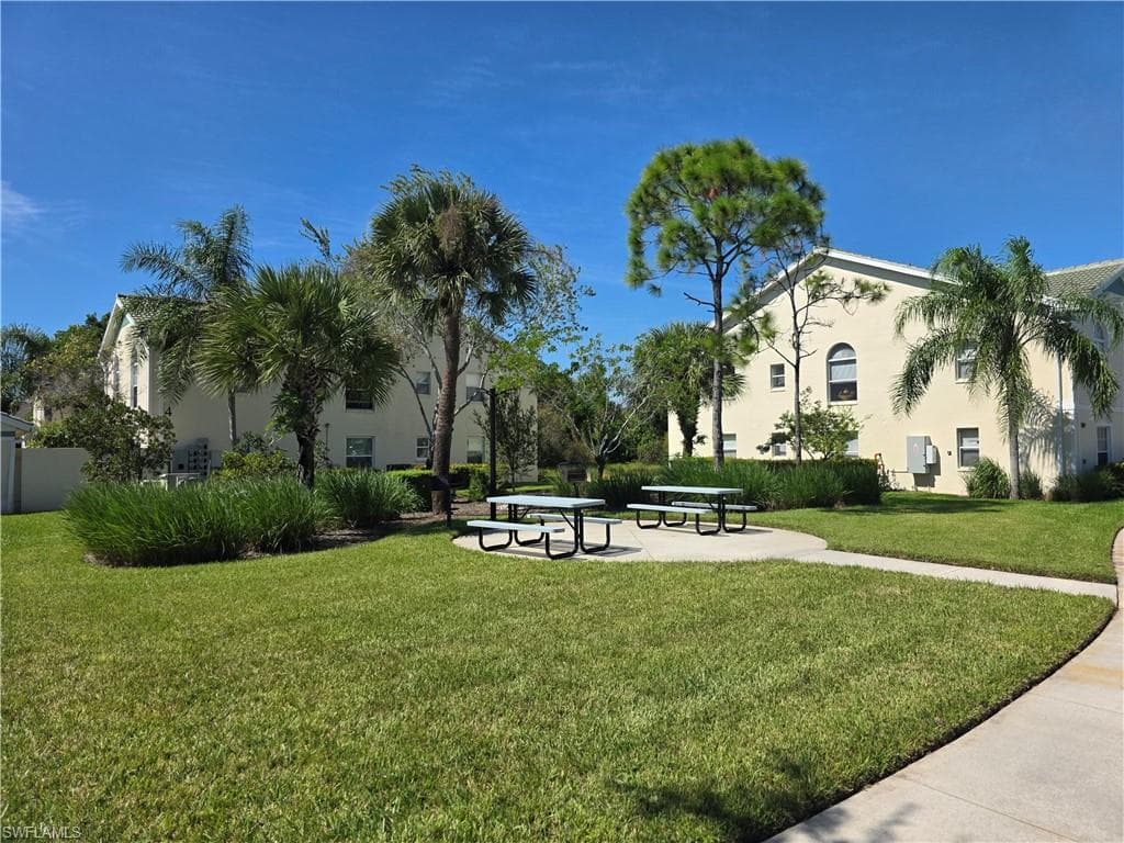 4940 Cougar CT S # 5, NAPLES FL 34109-13