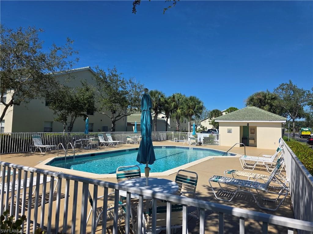 4940 Cougar CT S # 5, NAPLES FL 34109-17