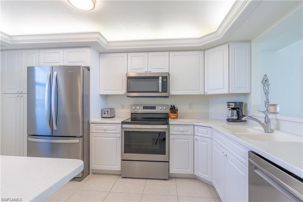 440 Seaview CT # 805, MARCO ISLAND FL 34145-3