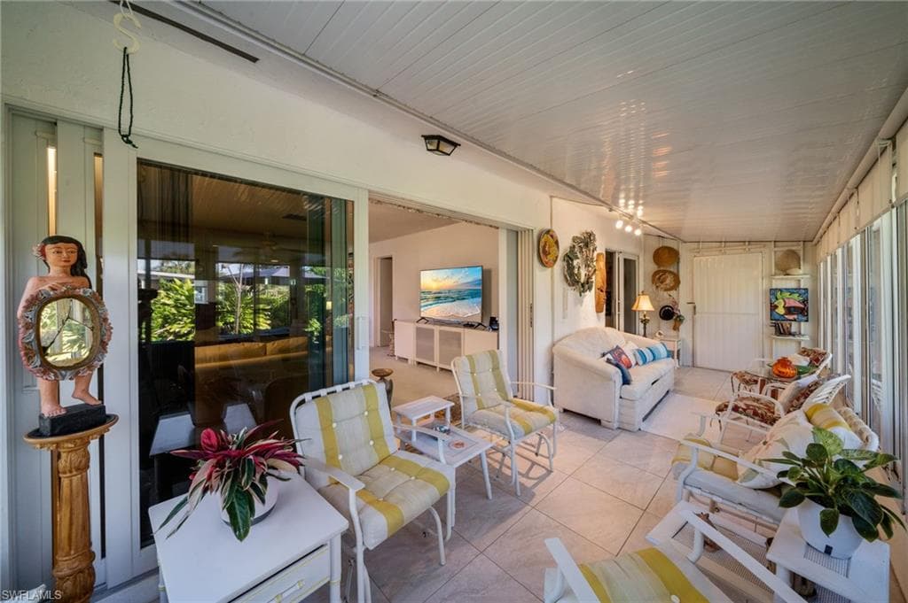 50 Glades BLVD # 1, NAPLES FL 34112-31