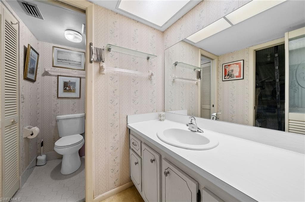 50 Glades BLVD # 1, NAPLES FL 34112-27