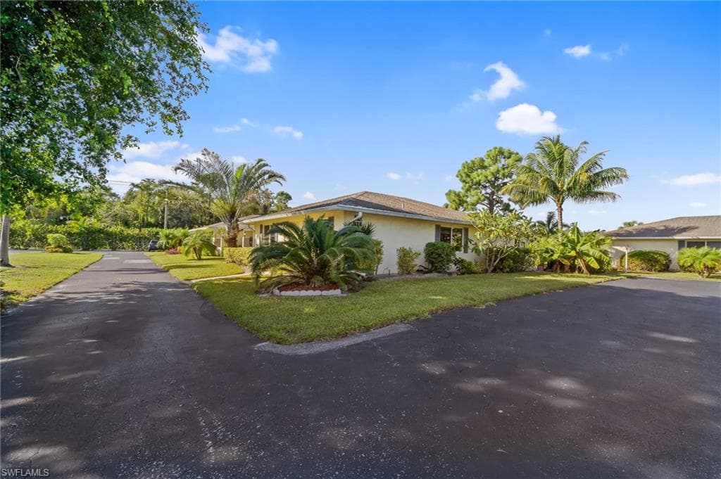 50 Glades BLVD # 1, NAPLES FL 34112-4