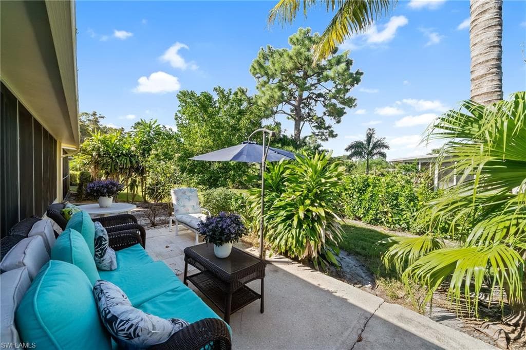 50 Glades BLVD # 1, NAPLES FL 34112-33