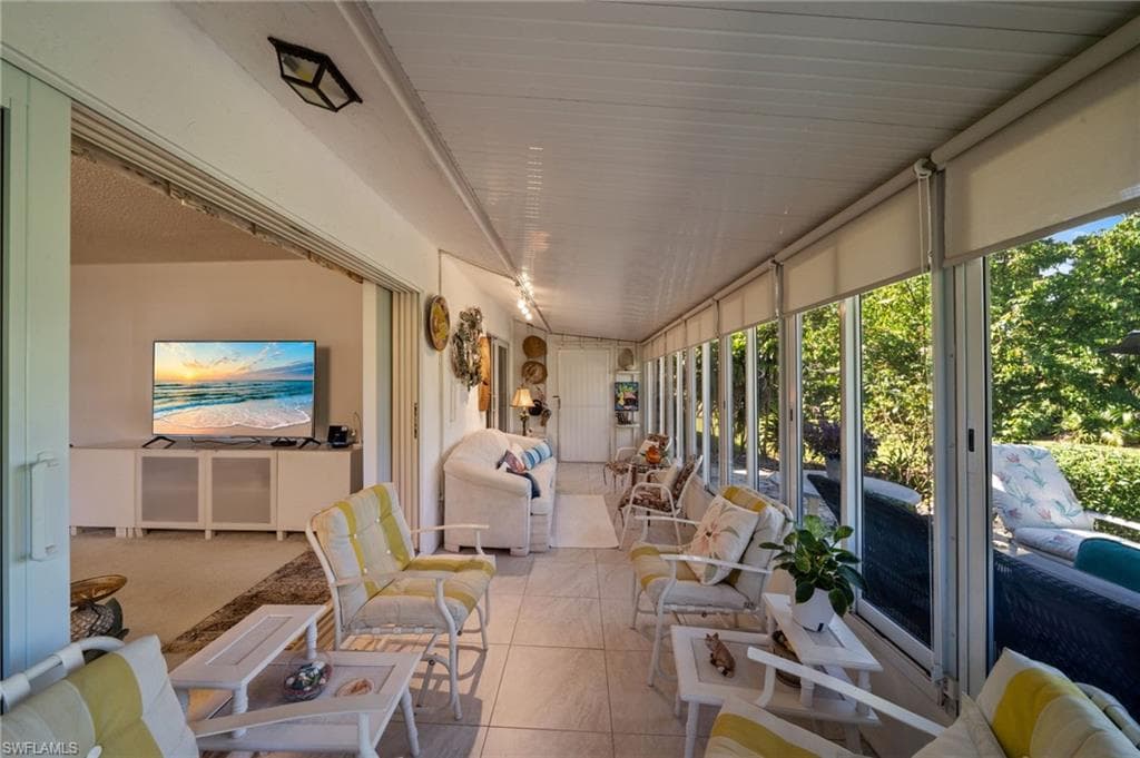 50 Glades BLVD # 1, NAPLES FL 34112-32