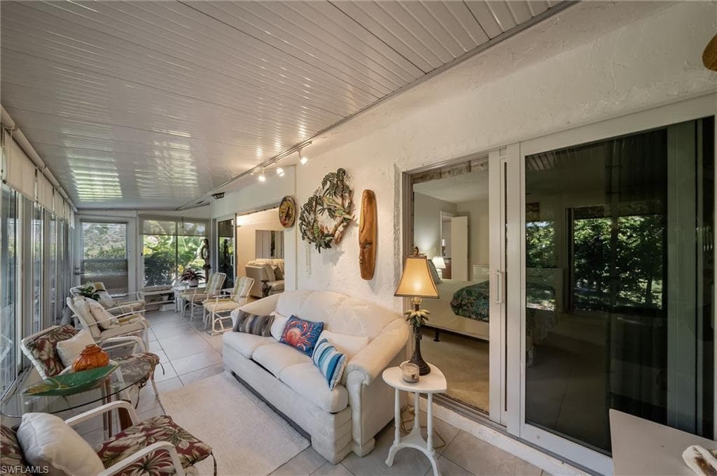 50 Glades BLVD # 1, NAPLES FL 34112-30