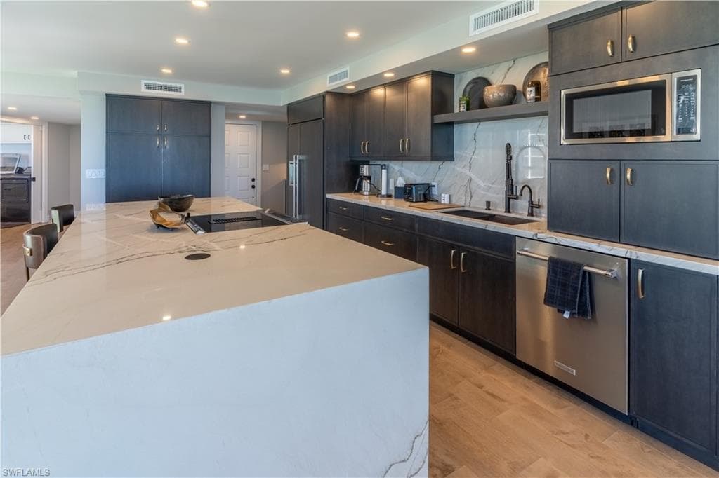 10701 Gulf Shore DR # 701, NAPLES FL 34108-12