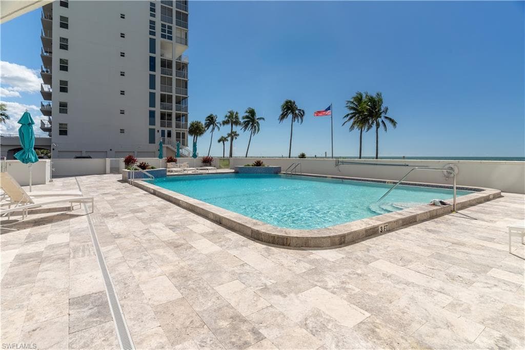 10701 Gulf Shore DR # 701, NAPLES FL 34108-24