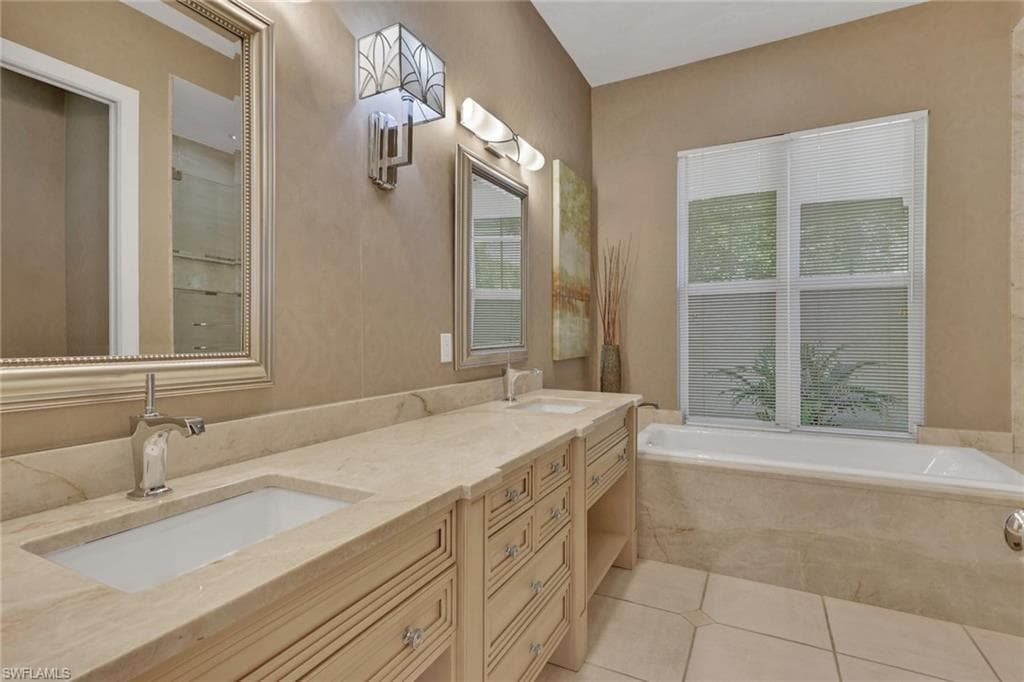 4594 Snowy Egret DR, NAPLES FL 34119-15