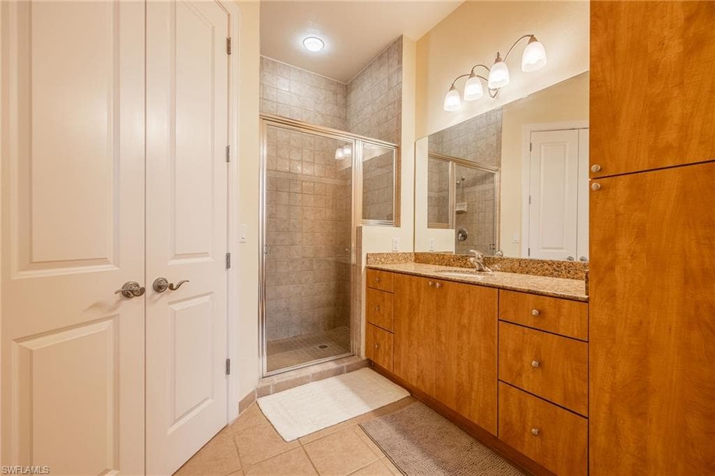 2825 Palm Beach BLVD # 706, FORT MYERS FL 33916-26