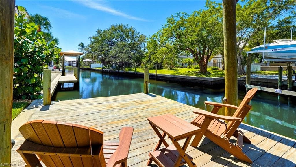 290 Dundee RD, FORT MYERS BEACH FL 33931-45