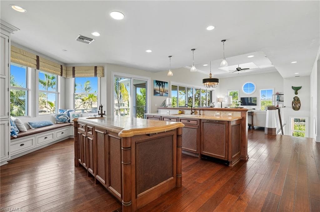 290 Dundee RD, FORT MYERS BEACH FL 33931-12