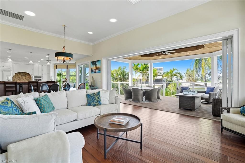 290 Dundee RD, FORT MYERS BEACH FL 33931-11