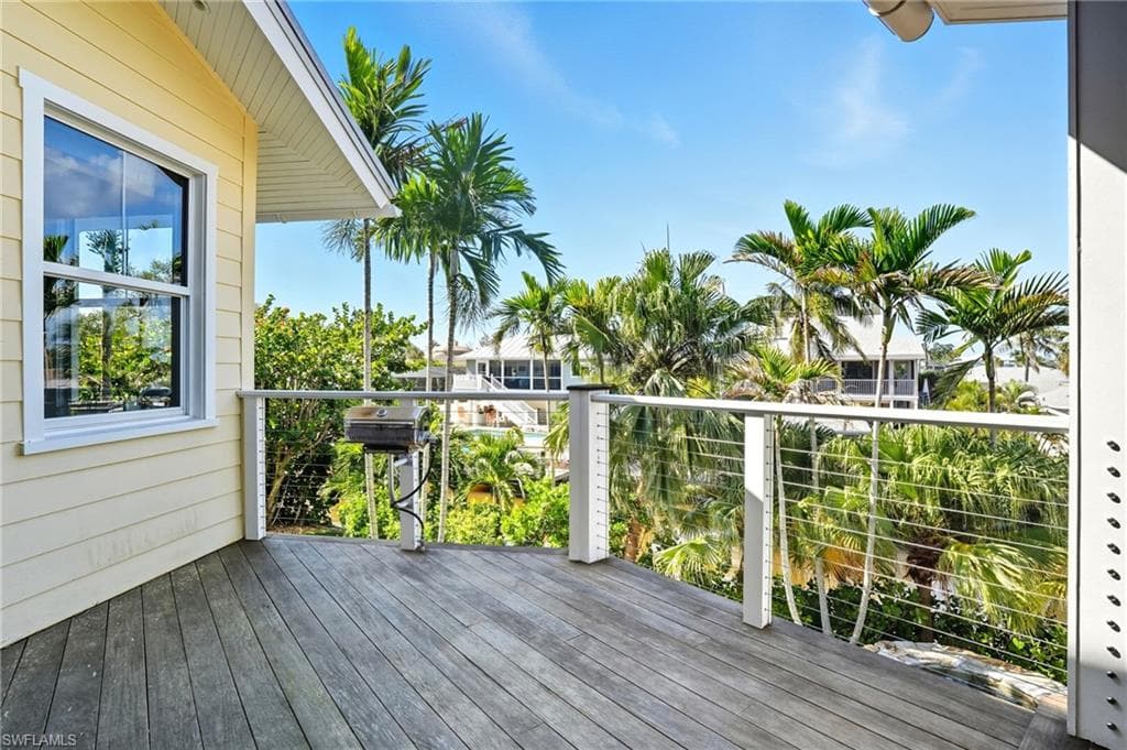 290 Dundee RD, FORT MYERS BEACH FL 33931-19