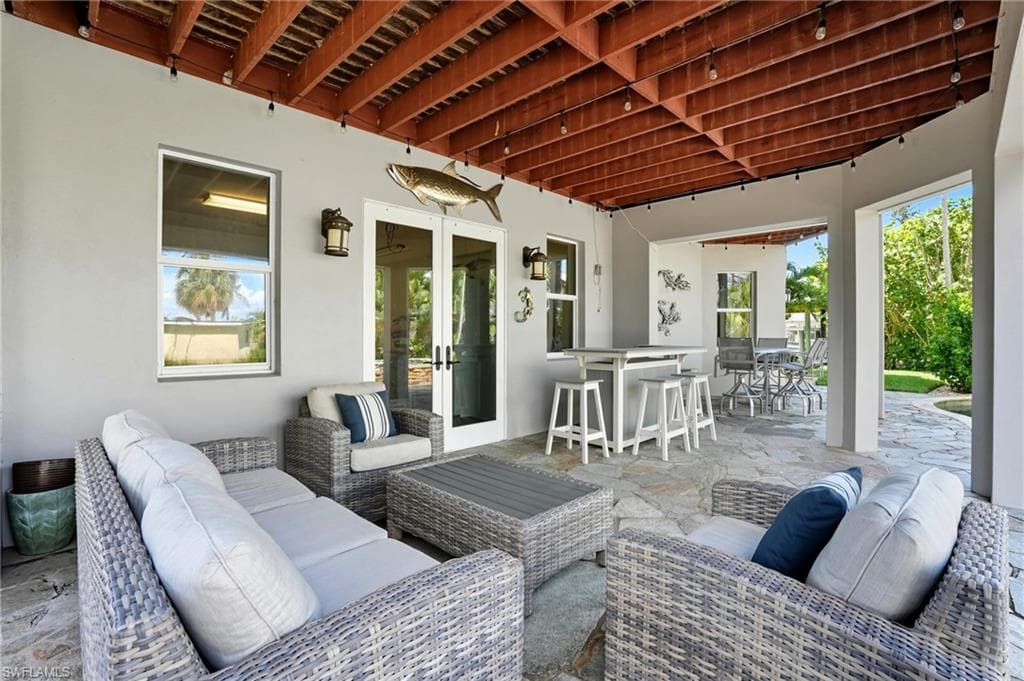 290 Dundee RD, FORT MYERS BEACH FL 33931-40
