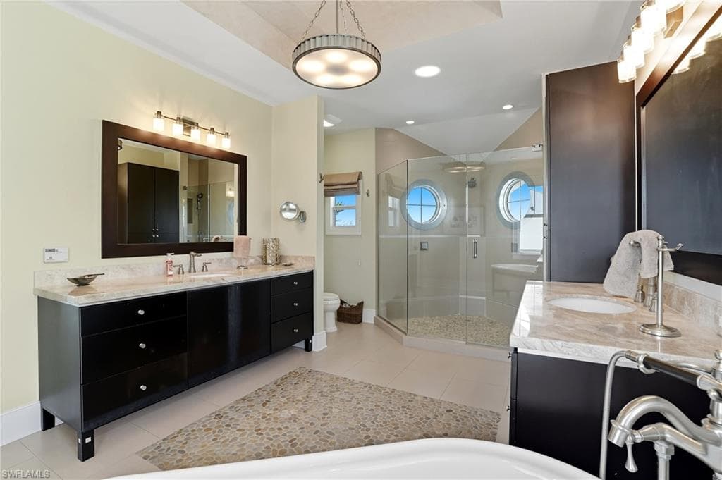 290 Dundee RD, FORT MYERS BEACH FL 33931-24