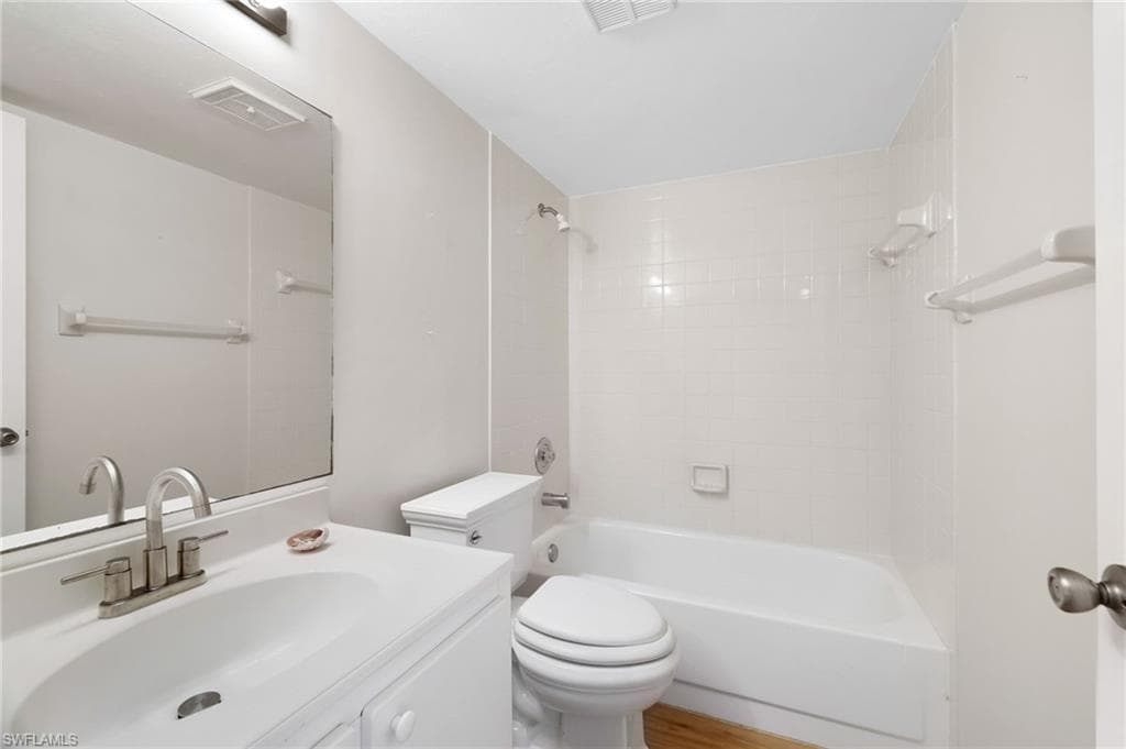 9270 Lake Park DR # 101, FORT MYERS FL 33919-5