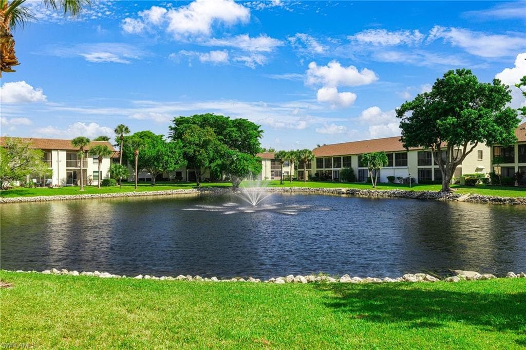 9270 Lake Park DR # 101, FORT MYERS FL 33919-32