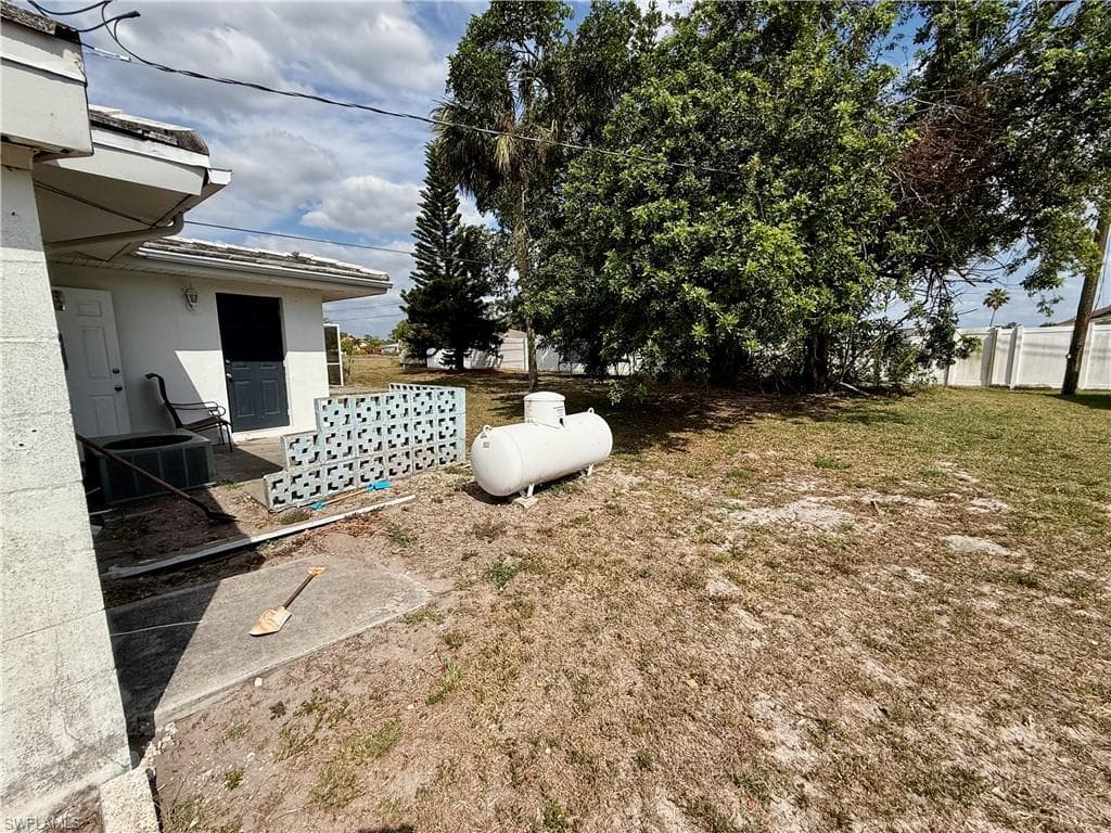 320 Hollywood ST, LEHIGH ACRES FL 33936-42