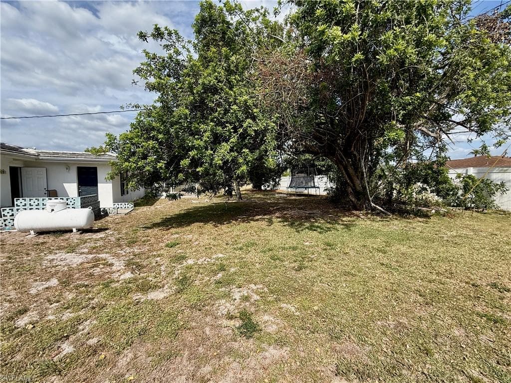 320 Hollywood ST, LEHIGH ACRES FL 33936-43