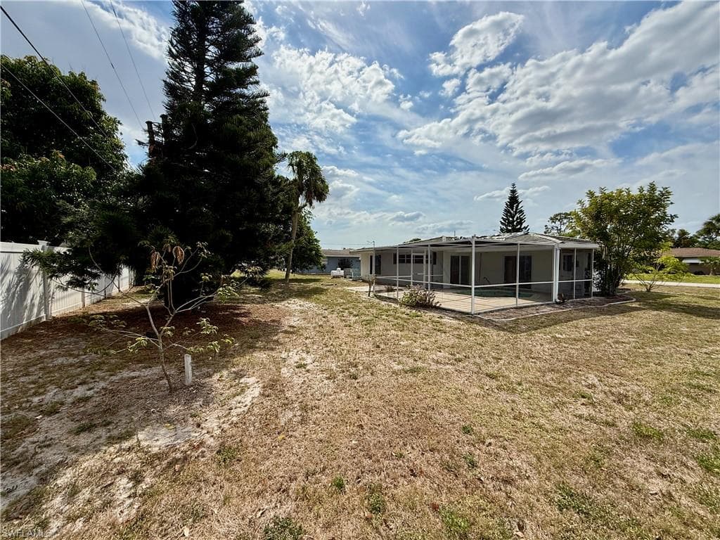 320 Hollywood ST, LEHIGH ACRES FL 33936-39